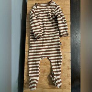 Tan/brown Peek a booty sleeper